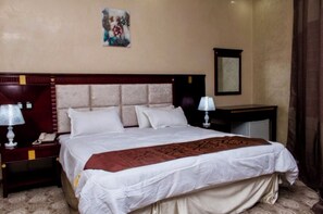 Minibar, desk, laptop workspace, free WiFi - Sidi Brahim Hotel (Annaba)