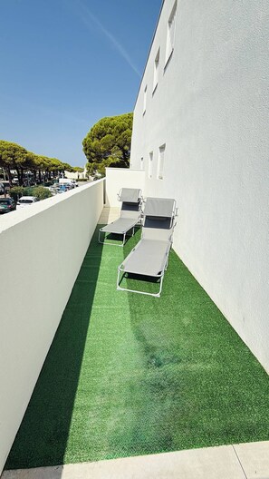 Property grounds - AS27122-Studio cabin-parking-air conditioning -600m sea (LE GRAU DU ROI)
