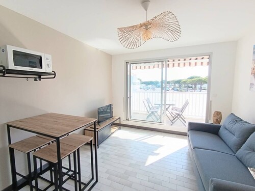 AS27122-Studio cabin-parking-air conditioning -600m sea