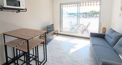 AS27122-Studio cabin-parking-air conditioning -600m sea