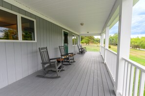 Terrace/patio - 100 Private Acres + Mountain Views | Dog Friendly Retreat (Jay)