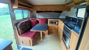 Unclassified image, 5 of 31, button - Caravan "Carmella": on a Hill on a Magnificent Property "Argyle" near Scone NSW (Wingen)