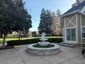 Property grounds - FIFA - Luxury 6BR Estate - Sleeps 16+ - Gated - 25 Min to Levi's (Morgan Hill)