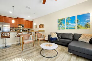 Smart TV, ping pong, music library - Private Pool 4BR Getaway in ChampionsGate (Four corners)