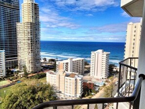 Property grounds - Stylish Stay in Prime Location (Gold Coast)