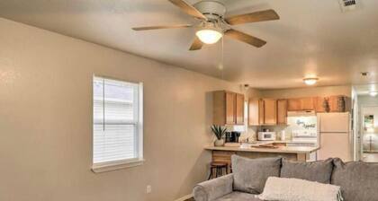 West Plains 2BR Near Downtown Pet Friendly Stay