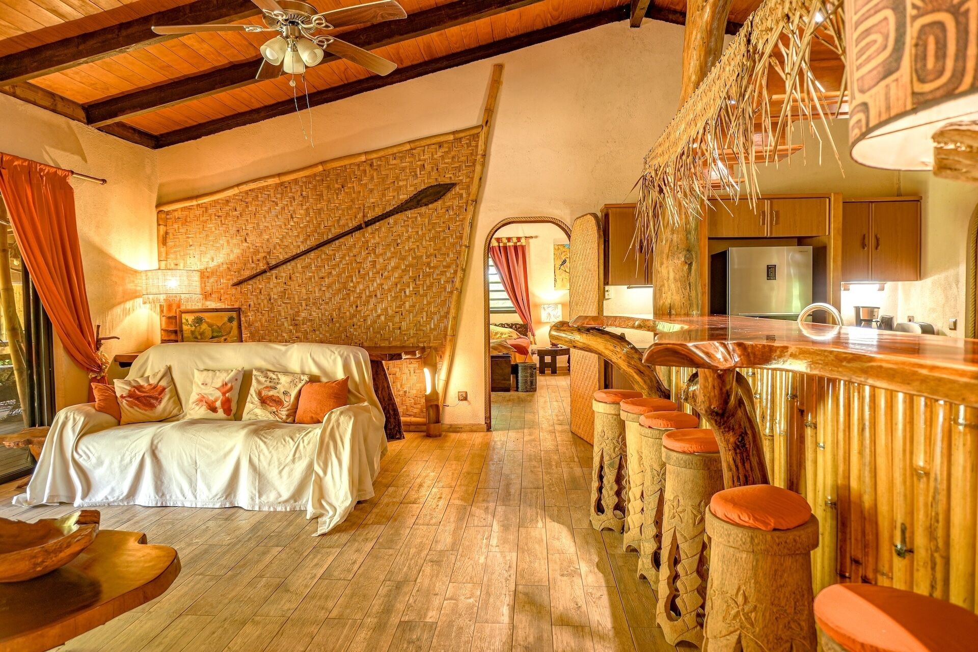 المنشأة من الداخل