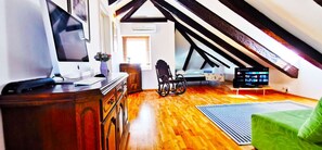 3 habitaciones, tabla de planchar con plancha, wifi y ropa de cama