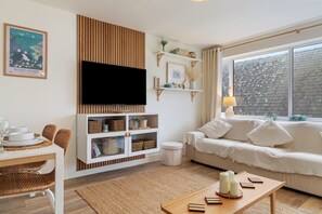 TV - 3 Monkstone Court - Close to Village and Beach (Saundersfoot)