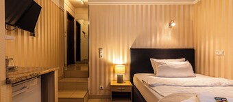 Cozy room- only 15 minutes from Frankfurt