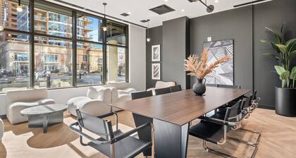 Stylish 1BR by Riverwalk & Eau Claire DT