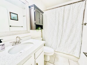 Bathroom - Newly Furnished Home In Central Phoenix (Phoenix)