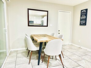 Dining - Newly Furnished Home In Central Phoenix (Phoenix)