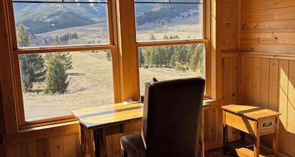 Beautiful 3-bedroom barn apartment right next to Yellowstone National Park