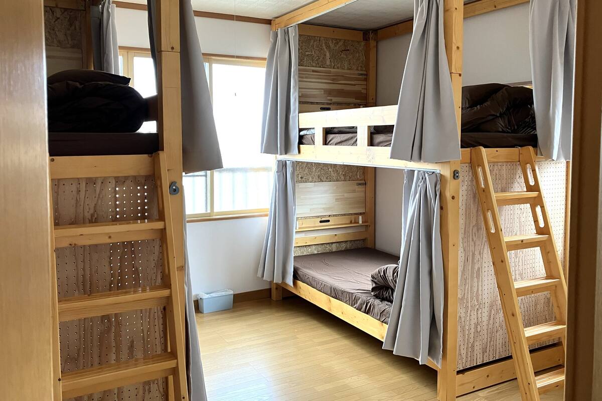 Gemeinsamer Schlafsaal, Gemischter Schlafsaal