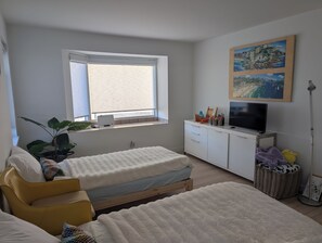 2 habitaciones, tabla de planchar con plancha, wifi y ropa de cama 