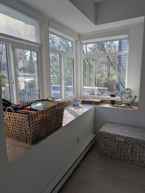 Interior - Stylish Mount Pleasant Townhouse | Walkable, Pet Friendly Stay (Vancouver)
