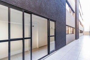 Basic Studio | Bahagian dalam