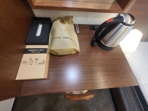Hair dryer, towels, shampoo, toilet paper - LUVO SIGNATURE HOTEL (SEOUL)