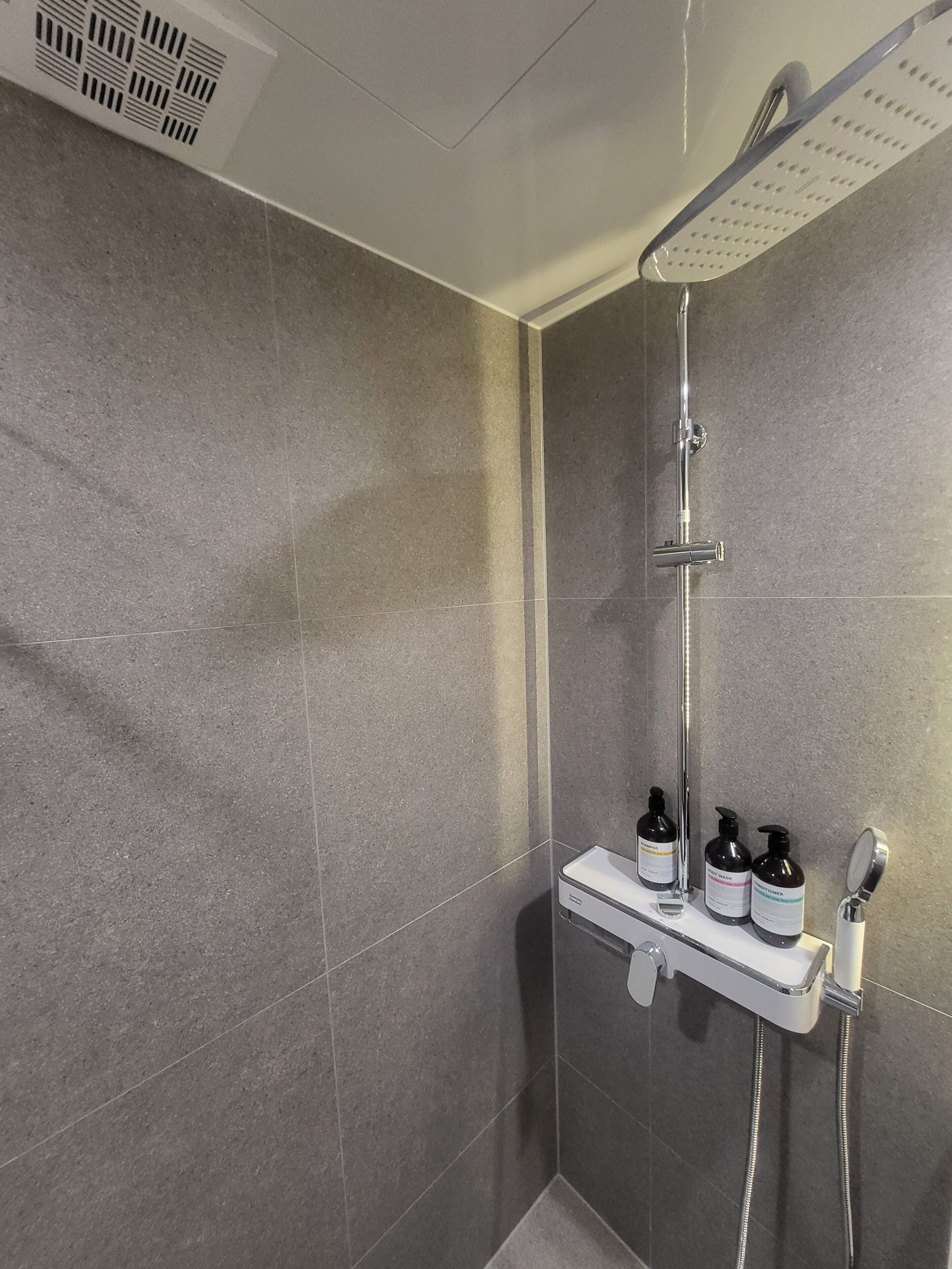 Chambre Deluxe avec lits jumeaux | Salle de bain