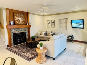 Smart TV, fireplace