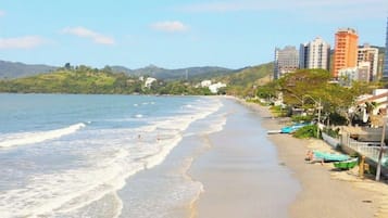 Apartamento luxo, acesso à piscina, vista para a praia | Praia