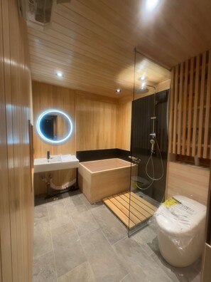 Standard-Villa, Balkon, Bergblick | Badezimmer