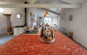 kitchen - Lovely home in Saint-Pierre-d'Oléron (Saint-Pierre-d'Oléron)