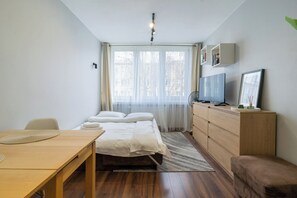 Iron/ironing board, WiFi, bed sheets - Silesia Urban Comfort Apartment (Katowice)