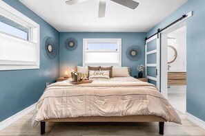 Room - Resort-Style Lanai Living with Pool, Spa & Outdoor Kitchen Fun - Lanai Life - Roelens (Cape Coral)