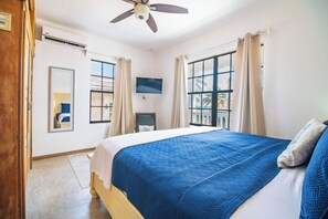 8 quartos, cofres nos quartos, ferros/tábuas de passar roupa