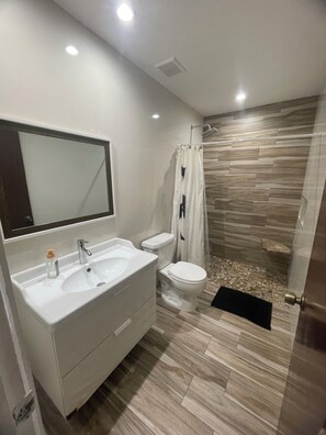 Bathroom - Cozy Guesthouse (St. Petersburg)