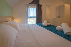 2 bedrooms, Internet - Modern vineyard home with private jacuzzi (Margečan)