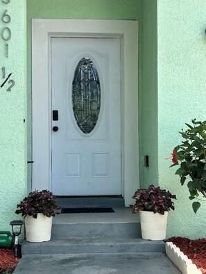 Exterior detail -     Your Home Away From Home (Tampa)