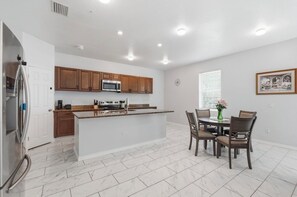 Fridge, microwave, oven, dishwasher -     Your Home Away From Home (Tampa)
