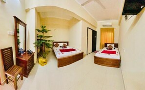 Room - Yals town inn (Jaffna)