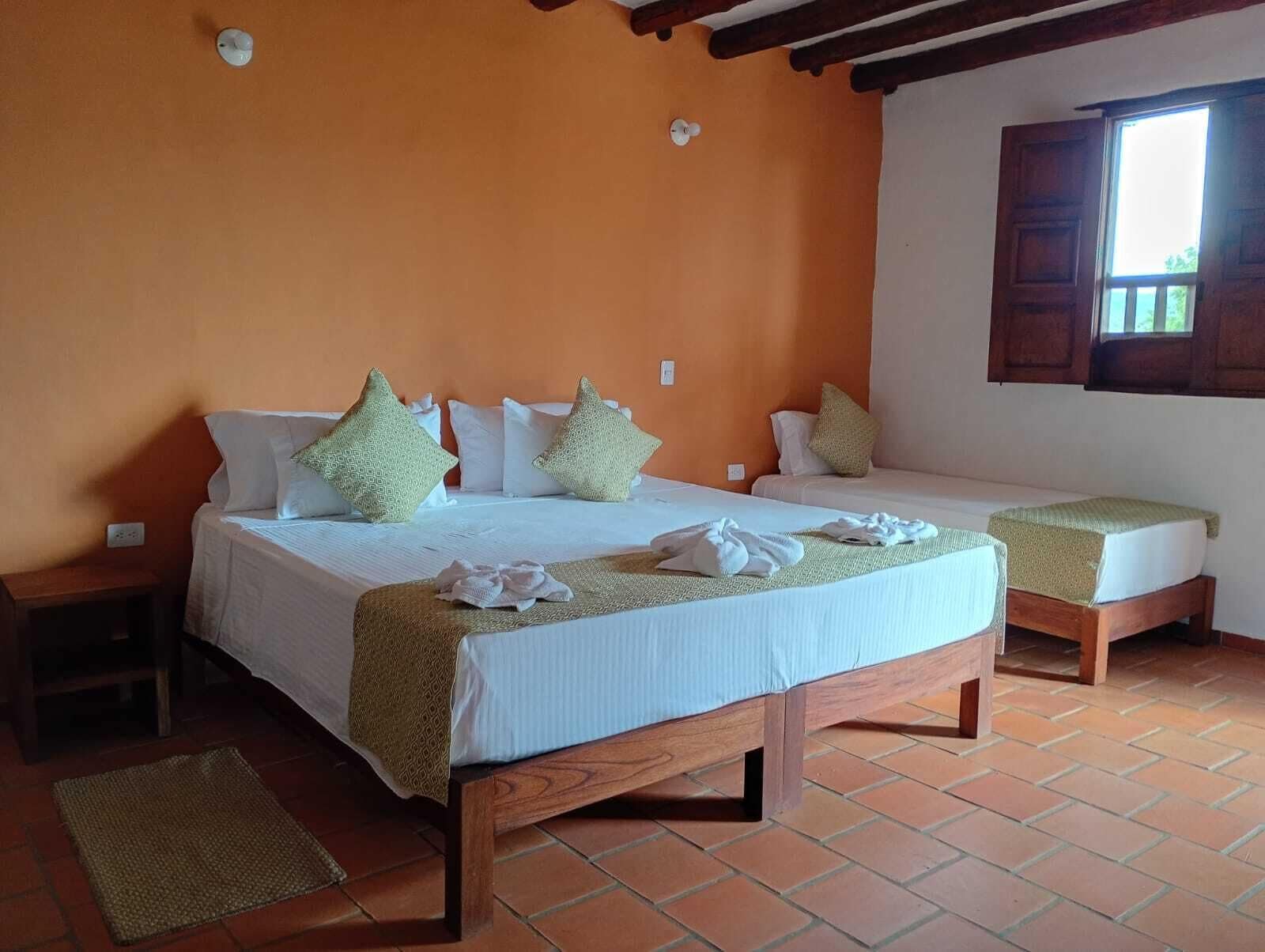 Familienzimmer, Terrasse, Bergblick