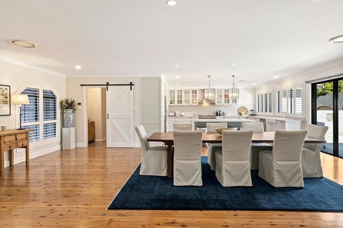 Southern Highlands Villa, Spacious, Gardens, Pool