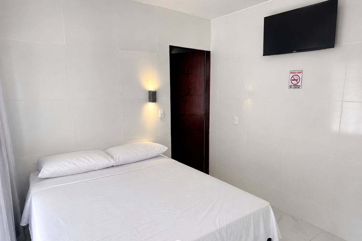 Suíte Casal Térrea - Pousada On the Beach - Aquiraz | เครื่องนอนระดับพรีเมียม, Wi-Fi ฟรี, ห้องพักตกแต่งอย่างมีเอกลักษณ์