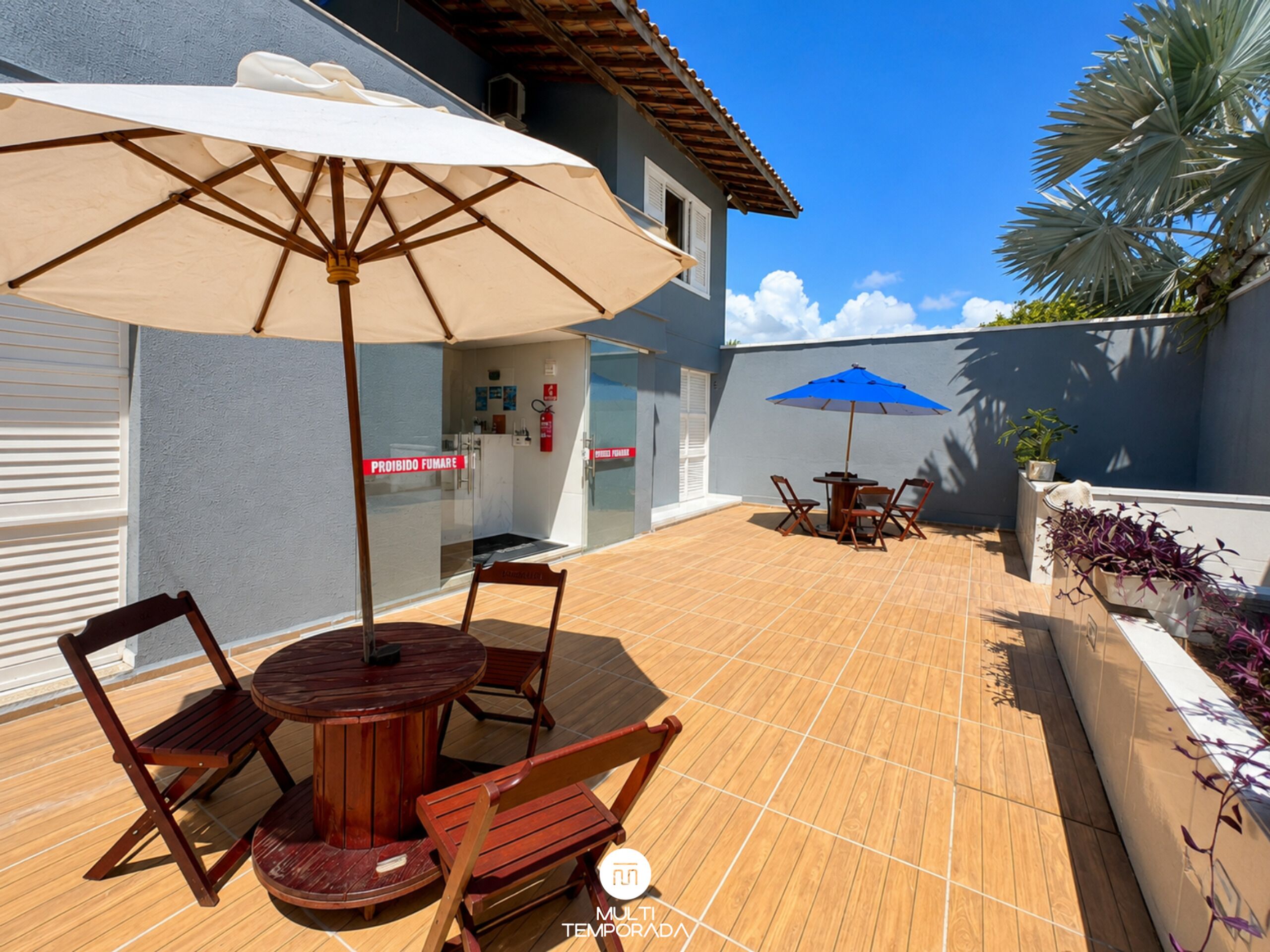 Suíte Quadrupla Superior Vista Mar - Pousada On the Beach - Aquiraz | 室外用餐
