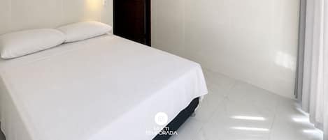 Suíte Casal Térrea - Pousada On the Beach - Aquiraz | Premium bedding, WiFi (free), individually decorated