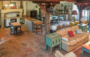 TV - Lovely home in Suèvres with heated swimming pool (Suèvres)