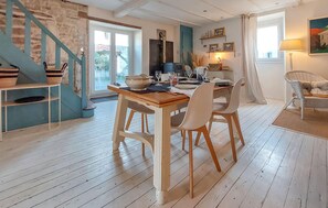 Dining - Charmante maison au calme (Mouton)