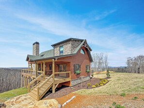 Exterior - Blue Raven Lodge -Long Distance Mountain Views | Fireplace | (Talking Rock)