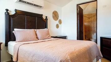 Apartment, 1 Queen Bed, Patio (Costa Bonita 904)