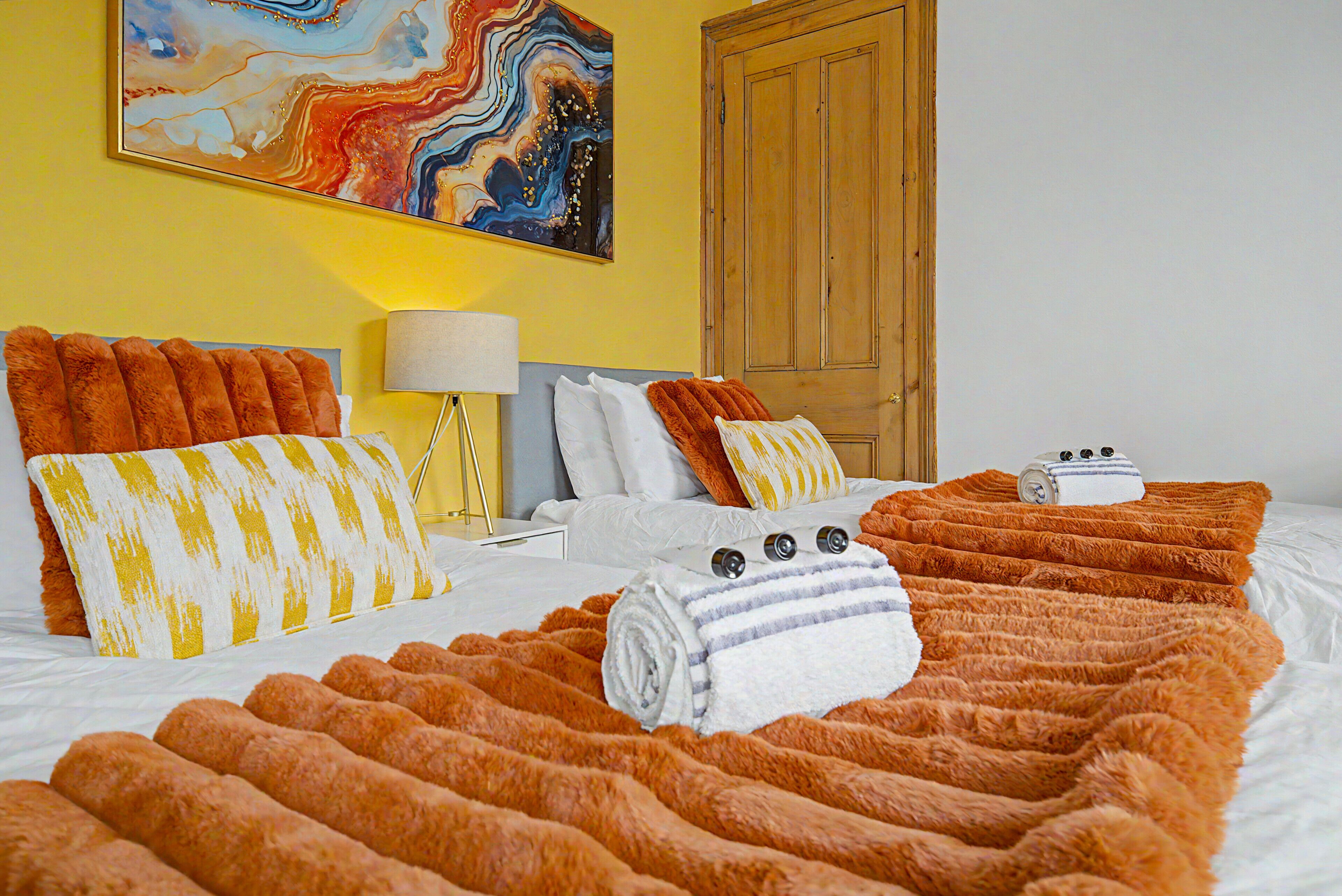 3 bedrooms, iron/ironing board, WiFi, bed sheets