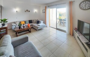 TV - Nice home in Mirepeisset with WiFi (Mirepeisset)