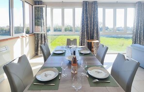 Dining - Gorgeous apartment in Mirepeisset with WiFi (Mirepeisset)
