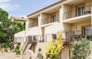 Exterior - Gorgeous home in Mirepeisset with outdoor swimming pool (Mirepeisset)