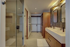 Shower, hair dryer, towels - Oasis 408: Oasis Riverfront Luxury 2BR Infinity Pool & Views (Puerto Vallarta)